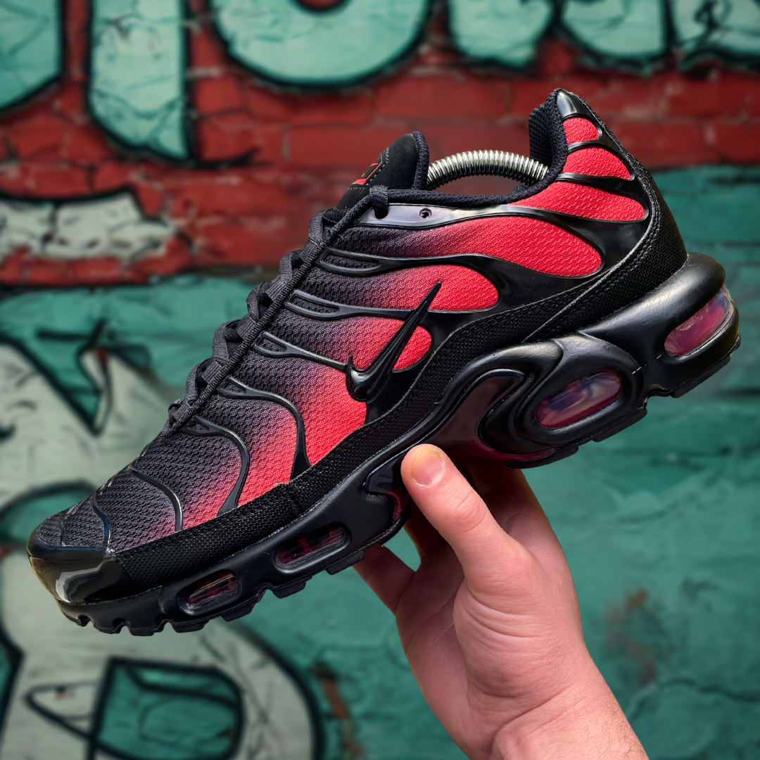Nike Air Max Plus Tn Black Crimson Red